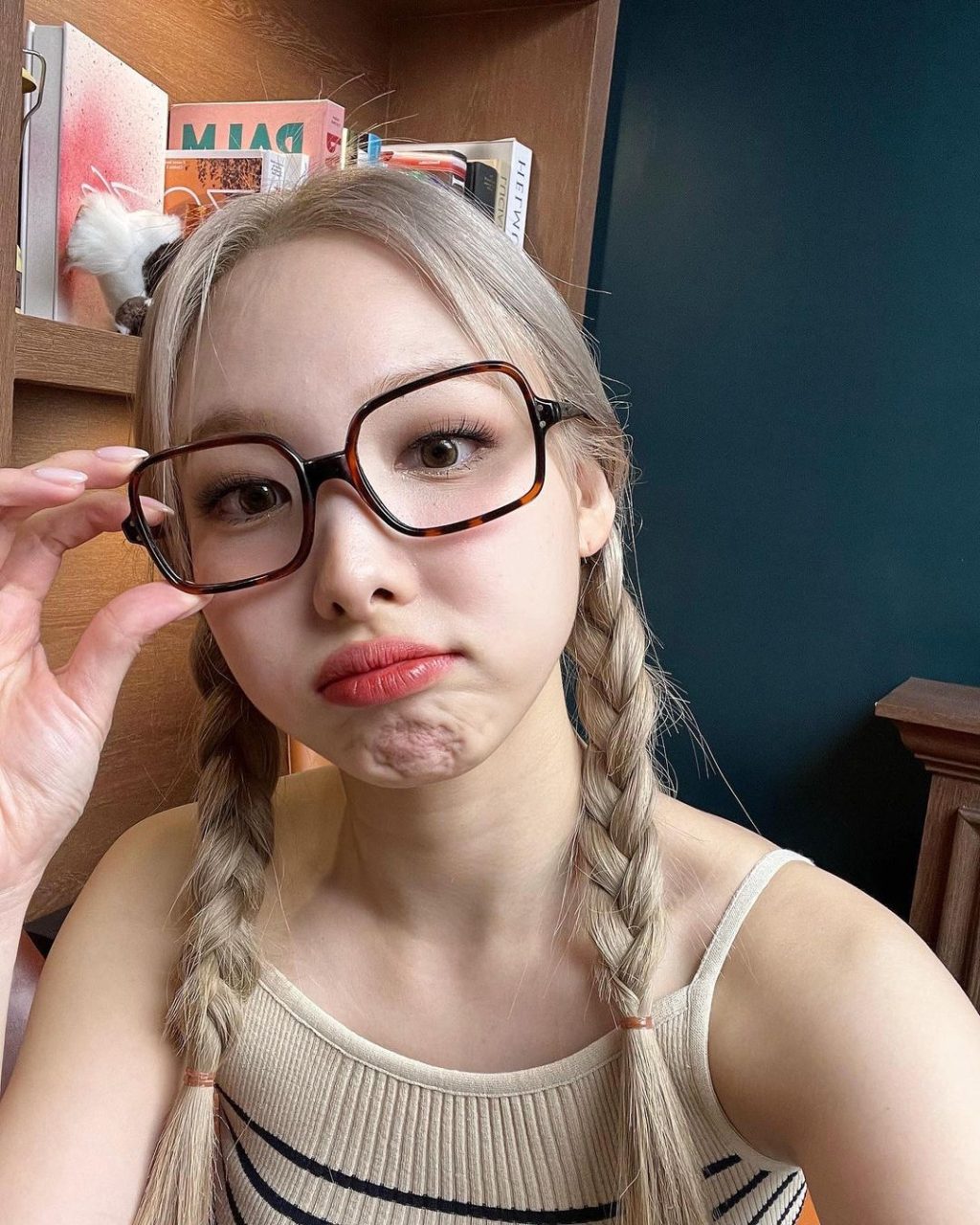 Tóc tết hai bên