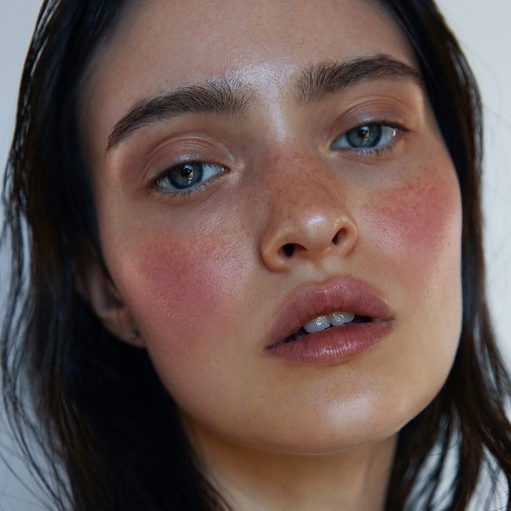 Boyfriend Blush trên gò má