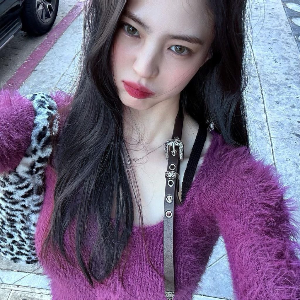 Han So Hee với son môi berry tông tím mận