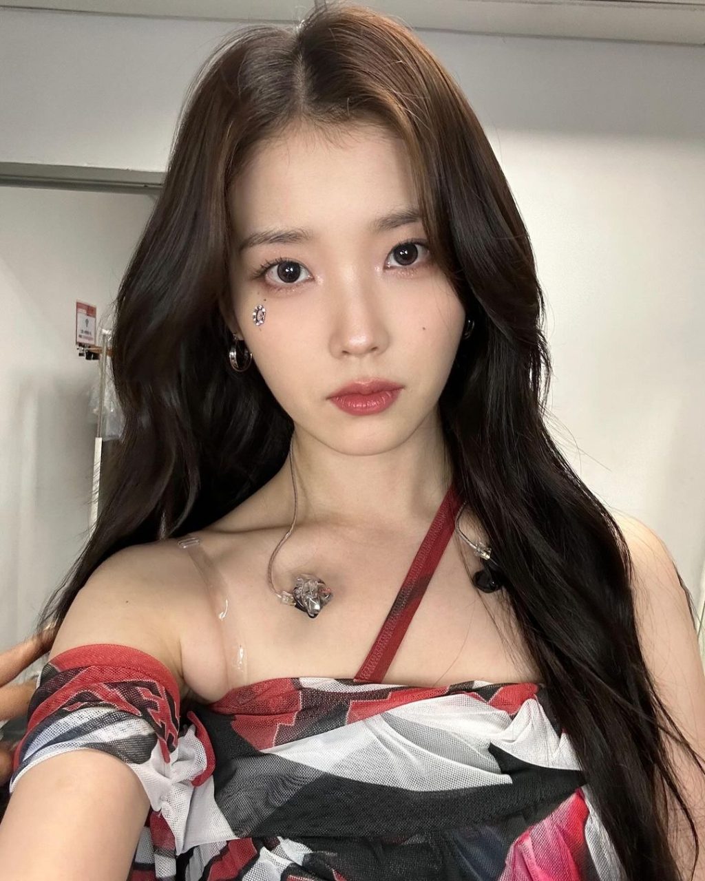 IU với kiểu tóc cowgirl tại Kuala Lumpur