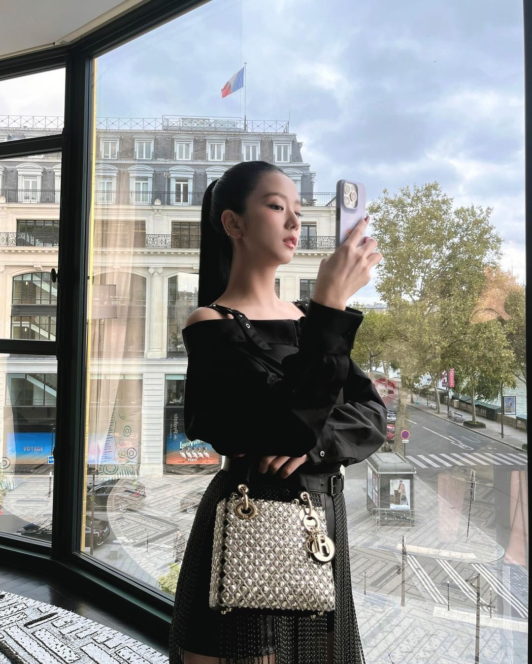 Jisoo diện trang phục Dior