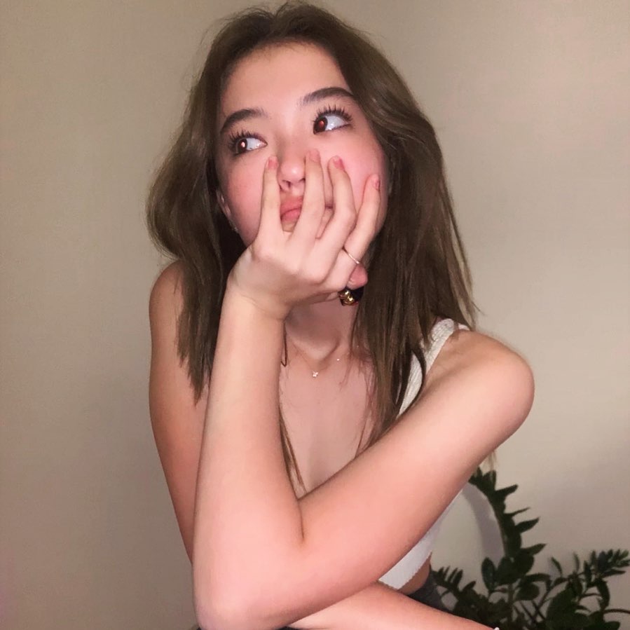 Ella Gross với làn da mịn màng nhờ chăm sóc từ sớm