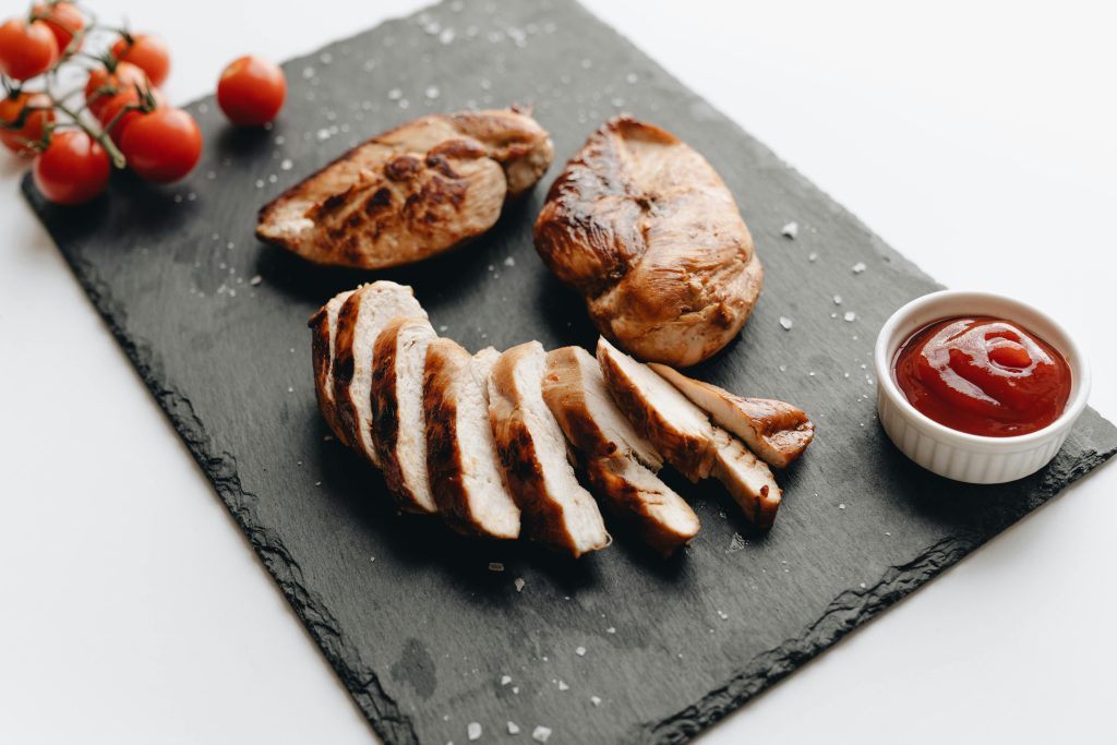 Ức gà giàu protein