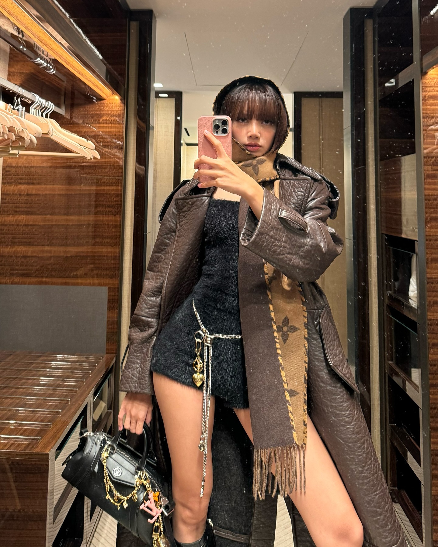 Lisa tại Paris