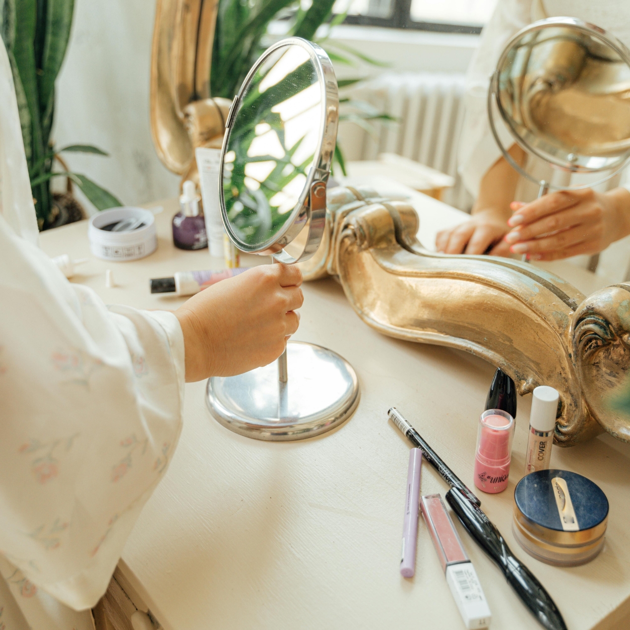 Từ bỏ đồ makeup lỗi thời