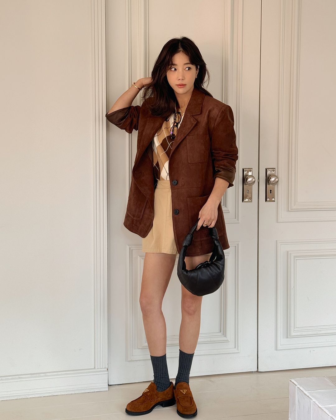 Áo len argyle hiện đại
